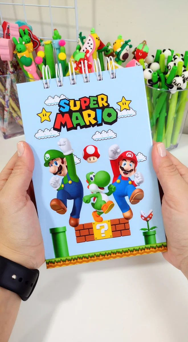 Libreta Super Mario 12x18 cm - tamaño en mano